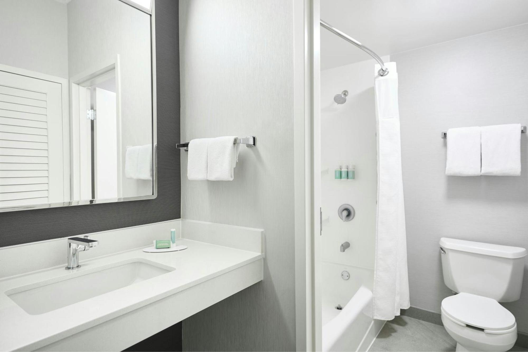 Courtyard St. Louis Creve Coeur Hotell Eksteriør bilde