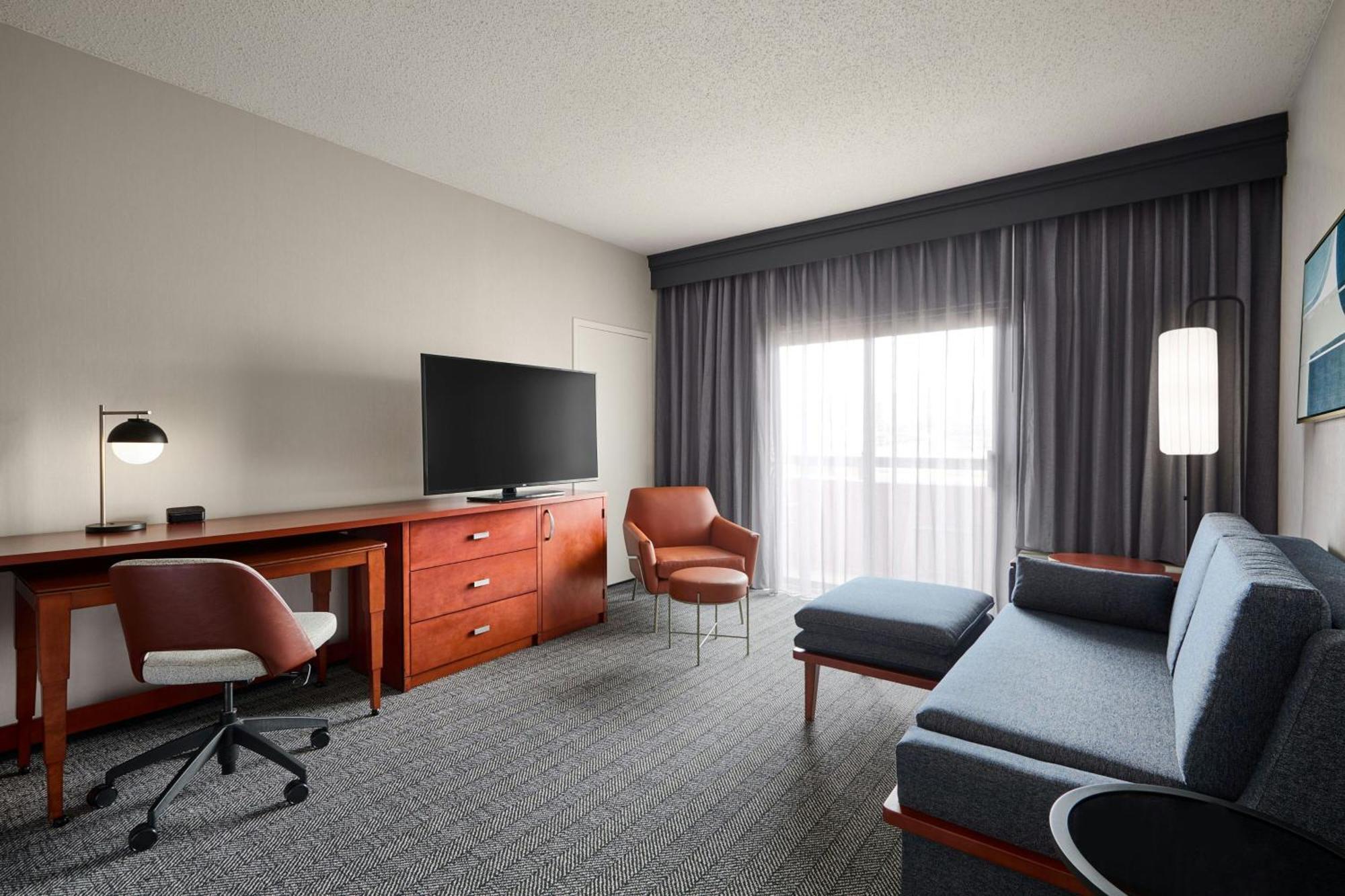 Courtyard St. Louis Creve Coeur Hotell Eksteriør bilde